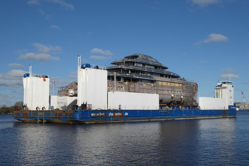 The hull of Ace 21 was built by Stahlbau Nord in Bremerhaven and later transported to Bremen.