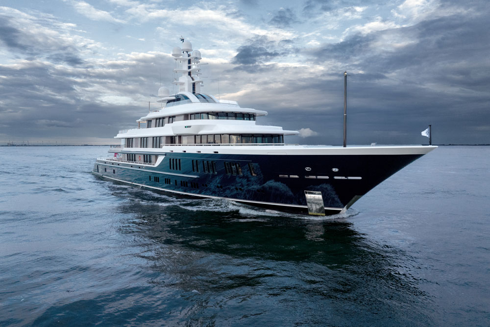 "Moonstone" leaves the shipyard