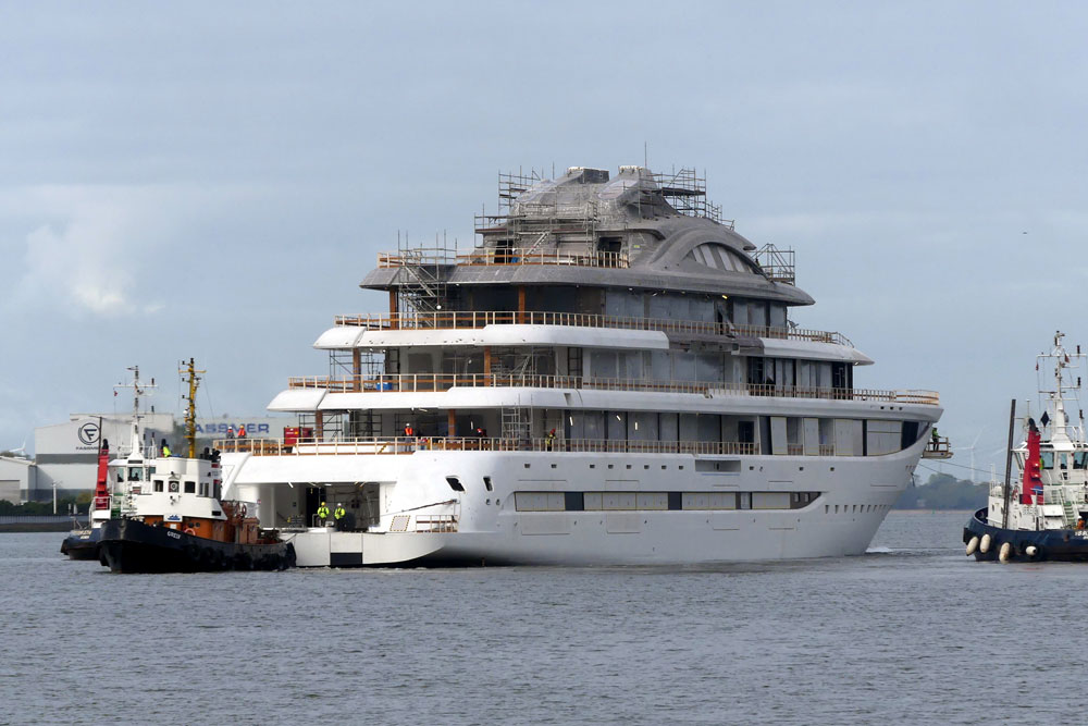 Lürssen undocks "Devy" project 1 Project "Defy" leaving the shed