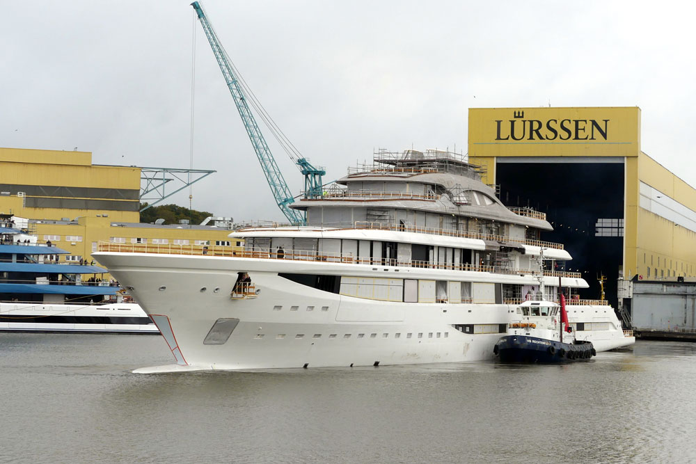 Lürssen undocks "Devy" project 2 "Devy" towed out of the 170 m long shipbuilding hall