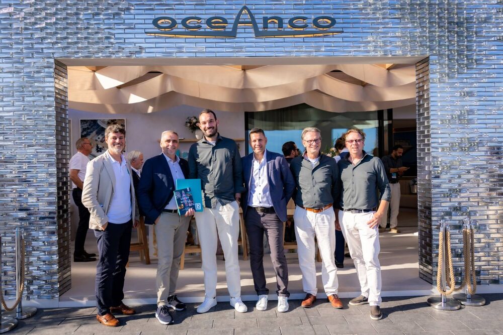 Lloyd's Register classifies record superyacht for Oceanco 1 Deal closed: Representatives of Oceano and LR at the Monaco Yacht Show