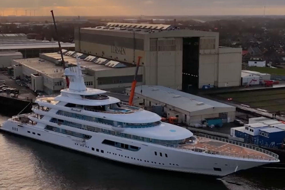 The 117-metre yacht "Boardwalk"