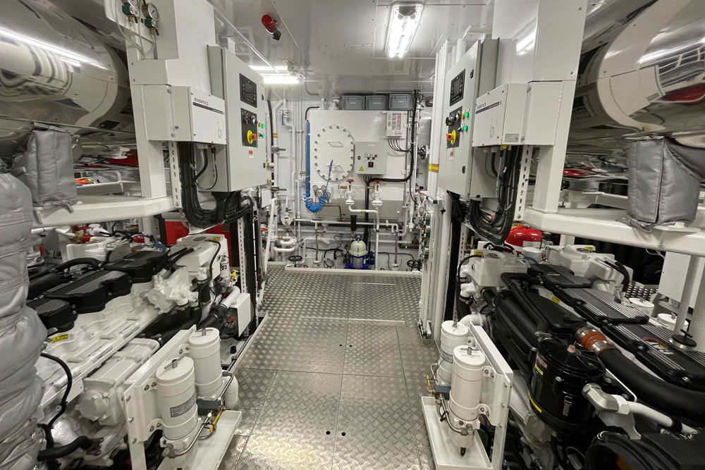 Wie das Schwesterschiff, die "Extra Time", wird auch die "Moonlight" mit Caterpillar-Motoren angetrieben 