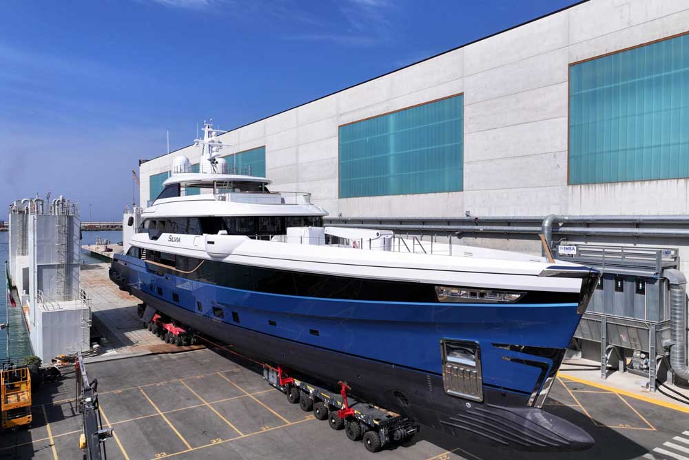 The 53 m Admiral Panorama is the second hull of the semi-custom series and features hybrid propulsion (© TISG)