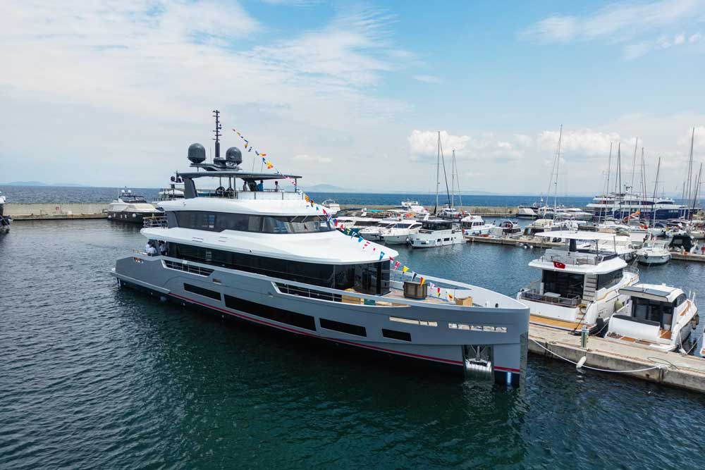 The 36 m "Sirena 118"