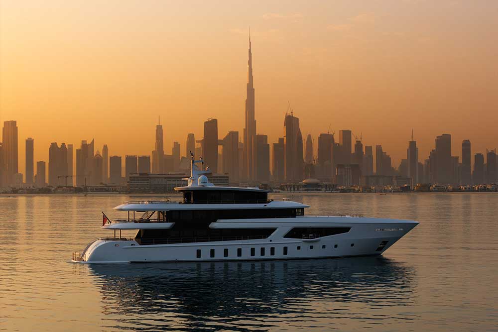 The 780 GT “Romeo 55” features extensive glazing and an interior by Pulina Exclusive Interiors (© Romeo Marine)