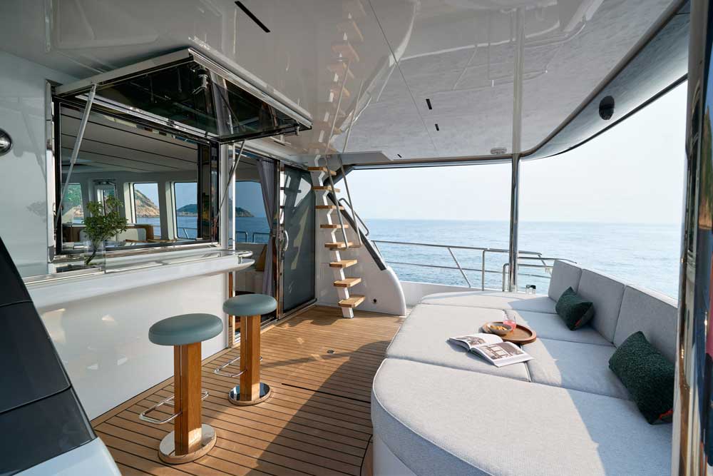 CL Yachts unveils CLB65 SUV 3 CLY CLB65 SUV EXTERIOR 35 AFTER LOUNGE